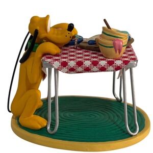 Hallmark Keepsake 2004 Disney Pluto Sneaking a Treat Christmas Ornament QRP4294